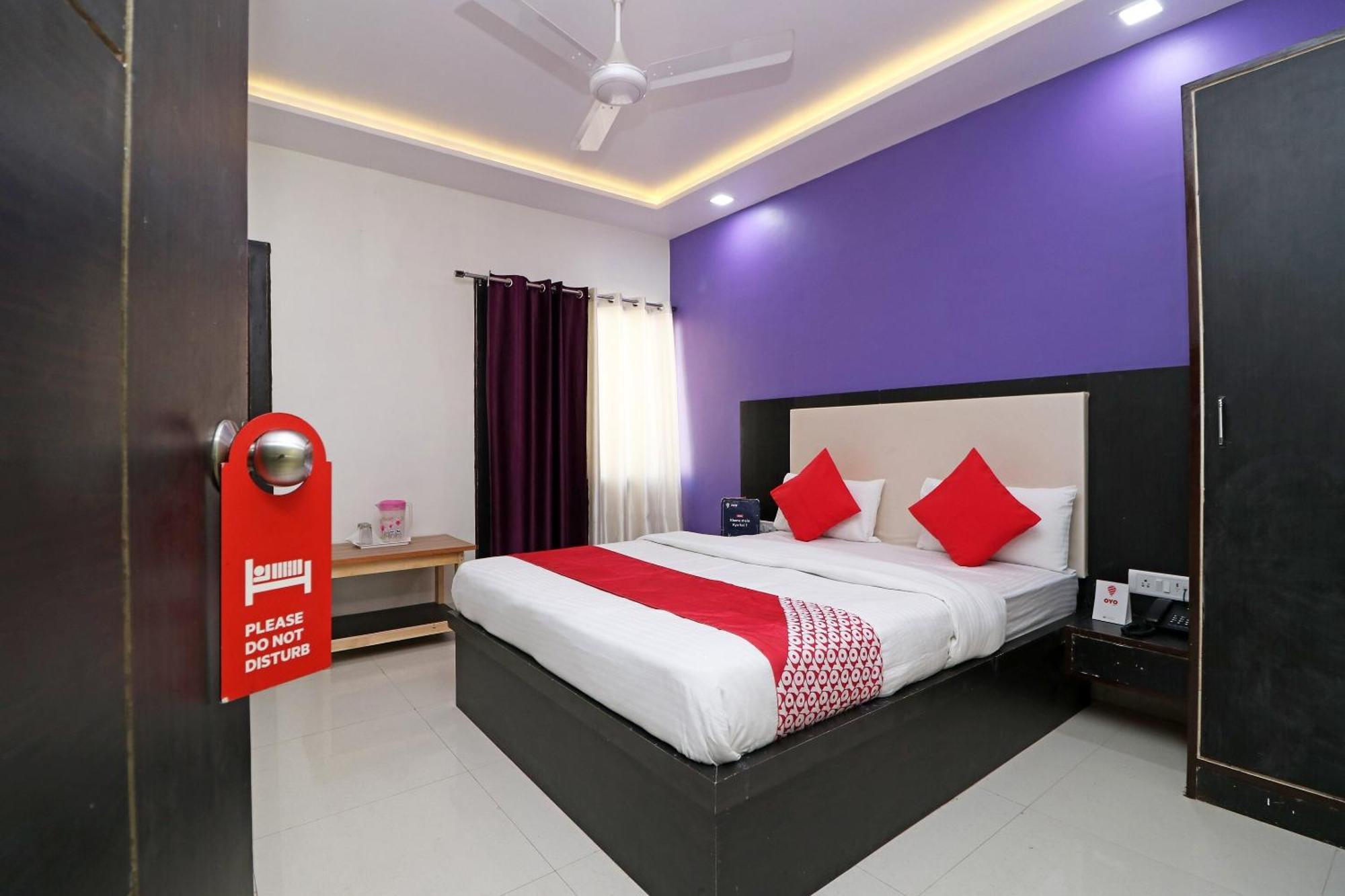 Oyo Hotel The Orient Tree Агра Екстериор снимка